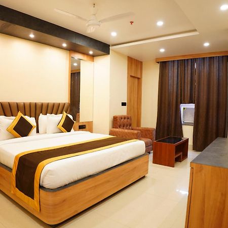 The Marutinandan Grand Hotel Deoghar Kültér fotó