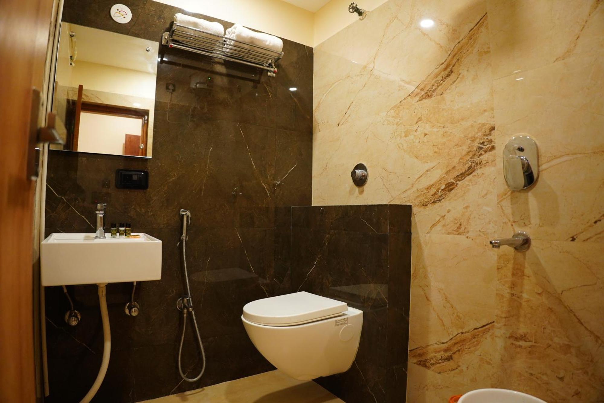 The Marutinandan Grand Hotel Deoghar Kültér fotó