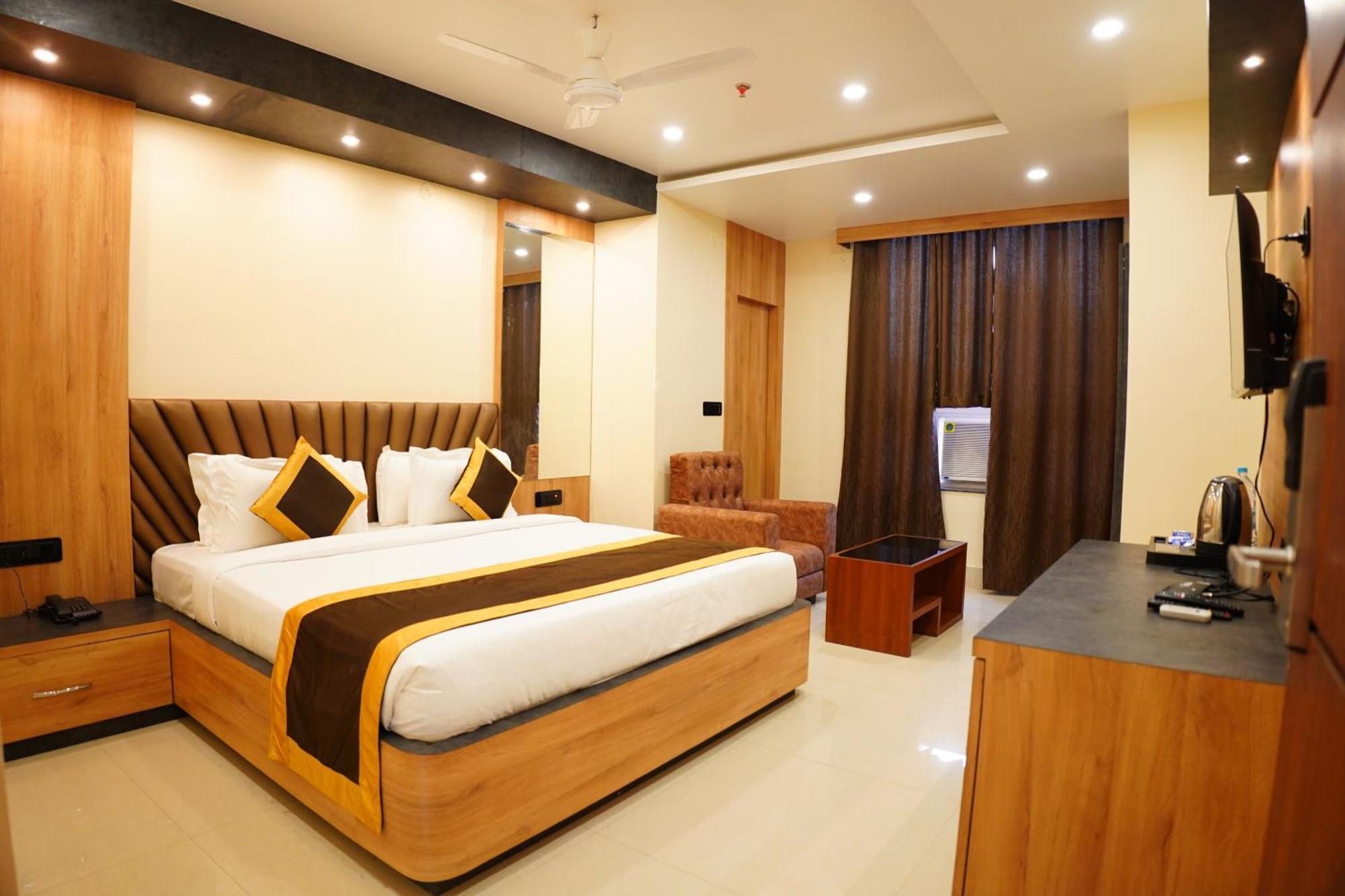The Marutinandan Grand Hotel Deoghar Kültér fotó